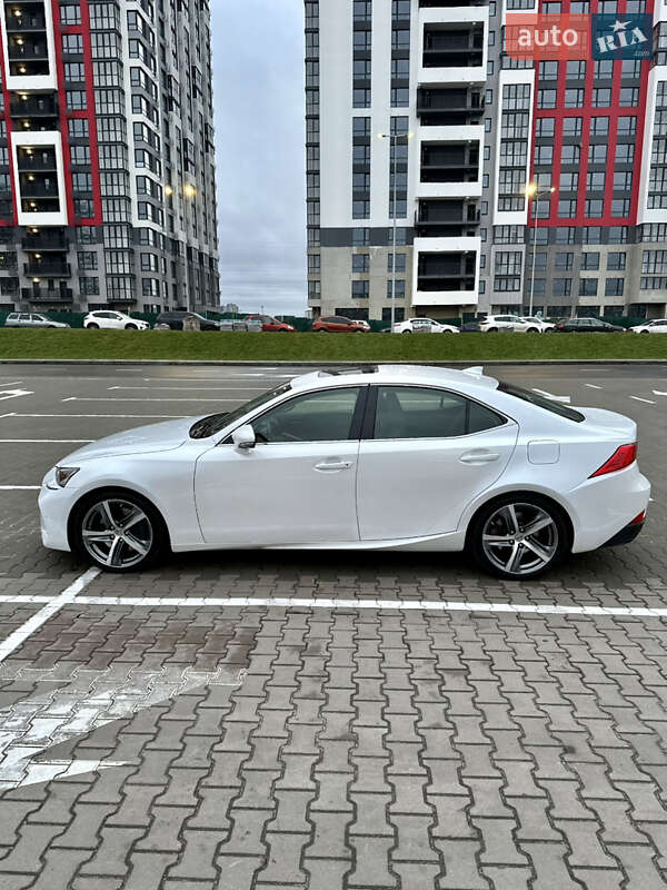 Седан Lexus IS 2019 в Києві