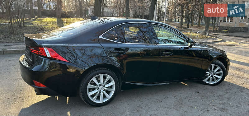 Седан Lexus IS 2015 в Харкові