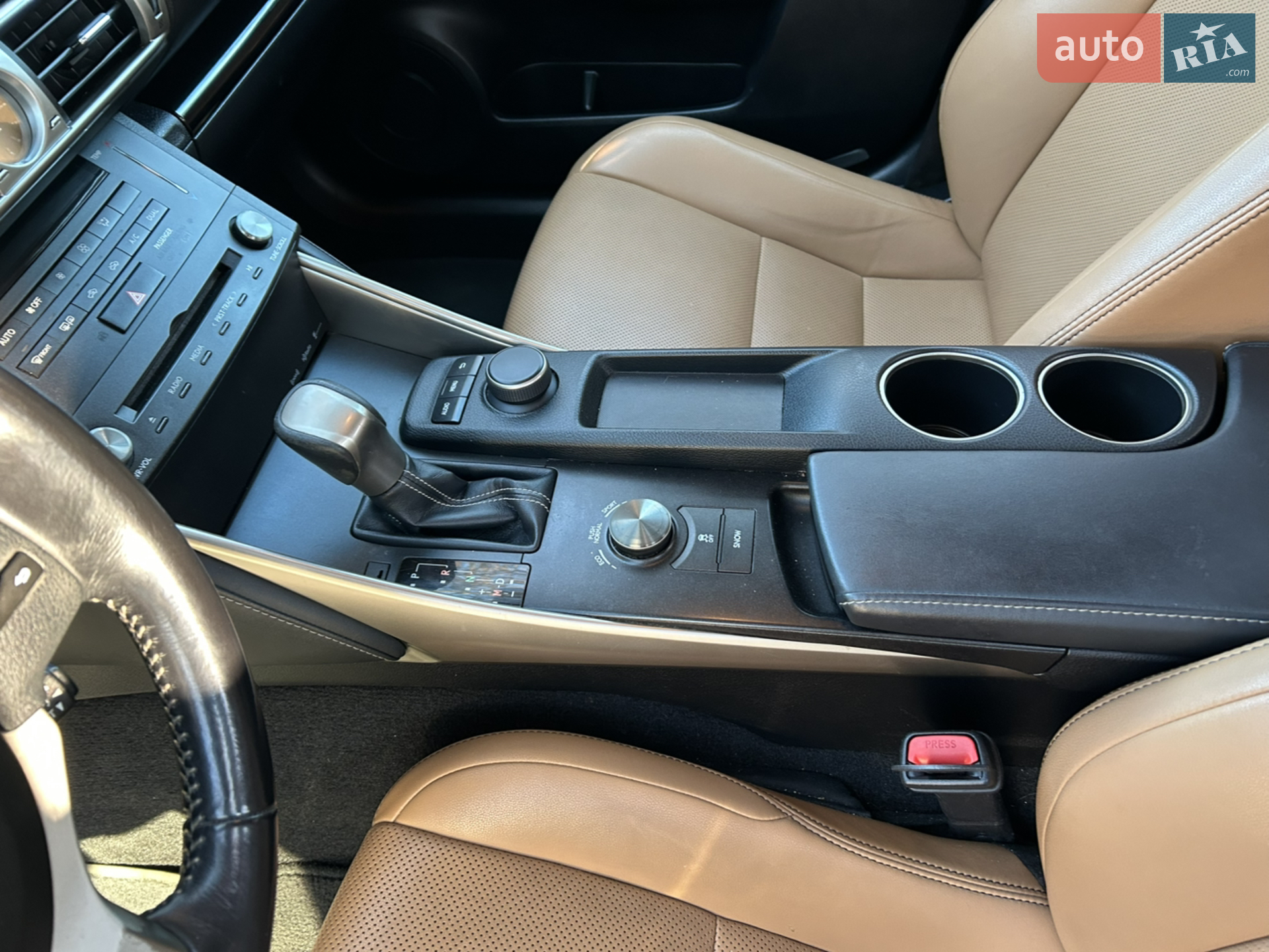 2015 Lexus IS - мініатюра 13