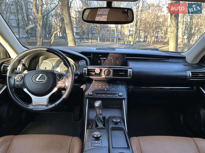 Седан Lexus IS 2015 в Харкові