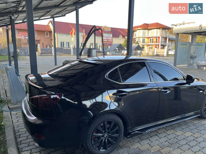 Седан Lexus IS 2007 в Иршаве