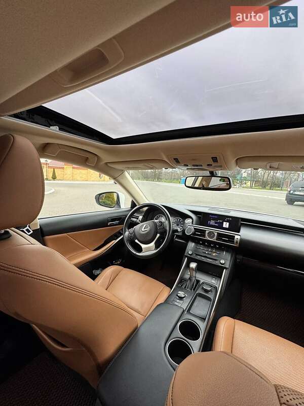 Седан Lexus IS 2014 в Измаиле