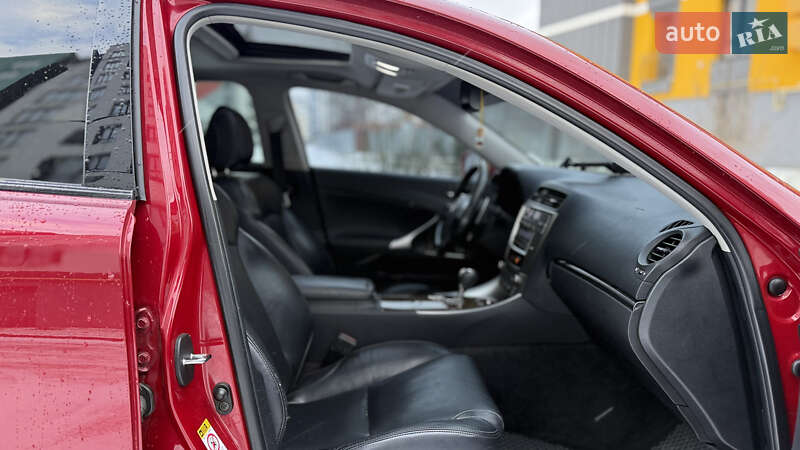 Седан Lexus IS 2013 в Івано-Франківську