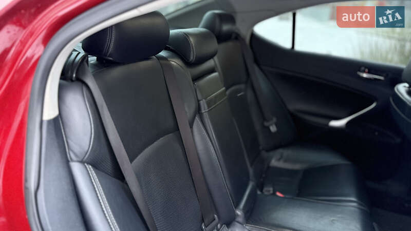 Седан Lexus IS 2013 в Івано-Франківську