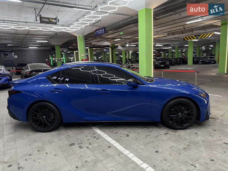 Седан Lexus IS 2021 в Киеве