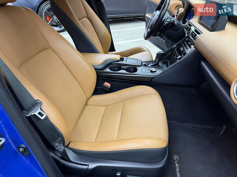 Седан Lexus IS 2021 в Киеве