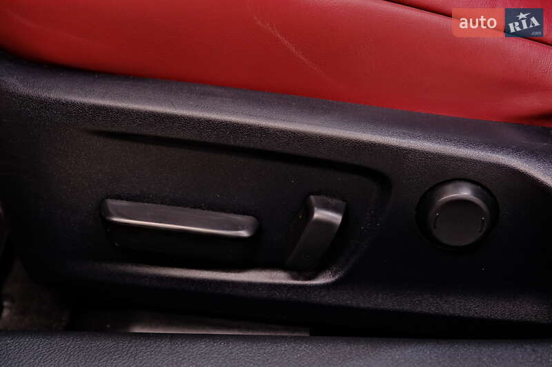 Седан Lexus IS 2018 в Одессе