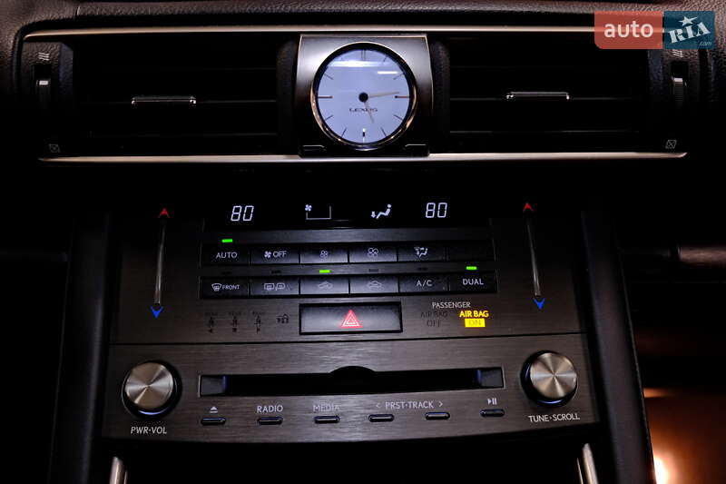 Седан Lexus IS 2018 в Одессе