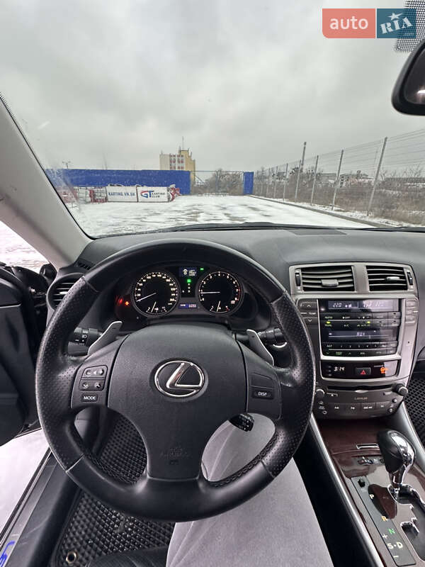 Седан Lexus IS 2006 в Виннице
