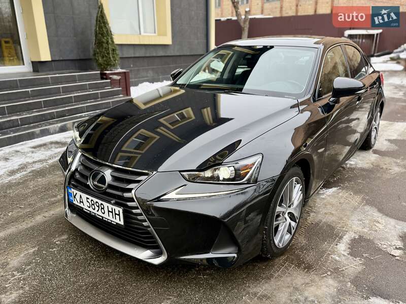 Седан Lexus IS 2018 в Киеве