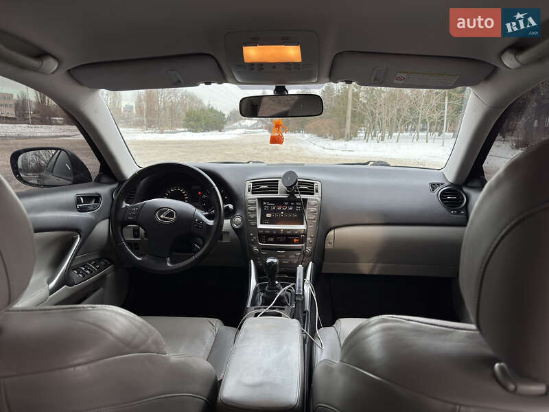 Седан Lexus IS 2007 в Киеве