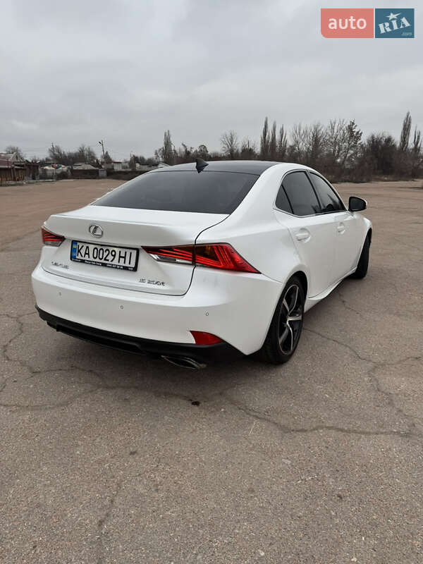 Седан Lexus IS 2016 в Києві