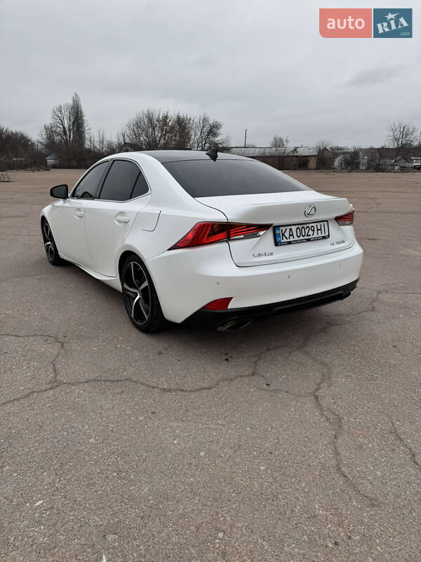 Седан Lexus IS 2016 в Києві