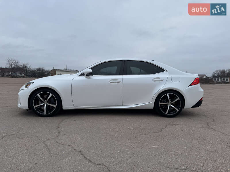 Седан Lexus IS 2016 в Києві