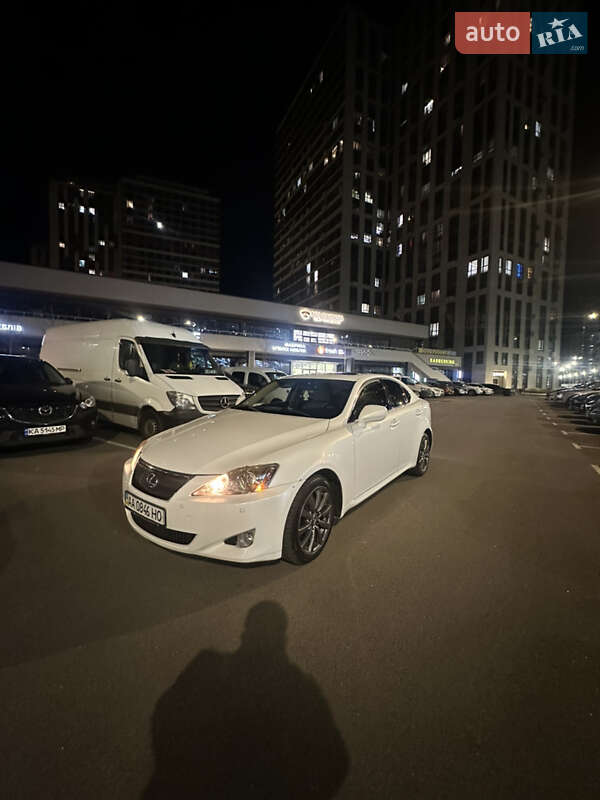 Седан Lexus IS 2008 в Киеве