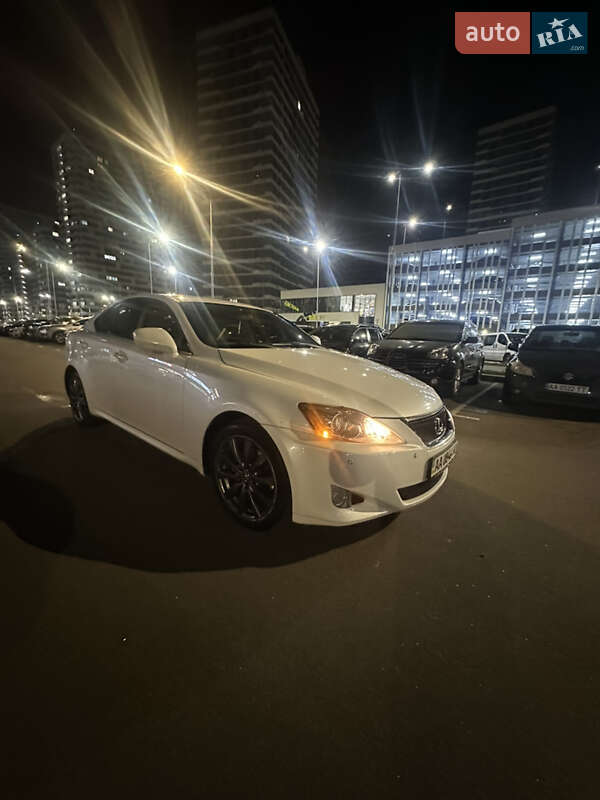 Седан Lexus IS 2008 в Киеве