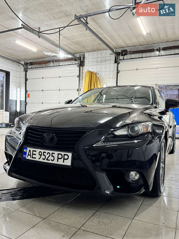 Седан Lexus IS 2013 в Никополе