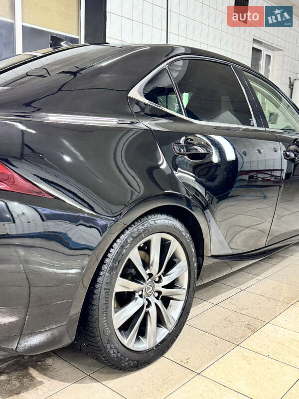 Седан Lexus IS 2013 в Никополе
