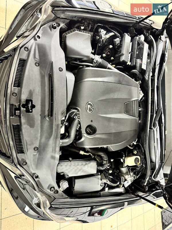 Седан Lexus IS 2013 в Никополе