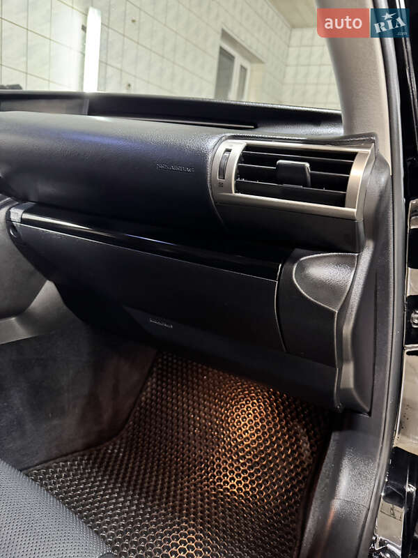 Седан Lexus IS 2013 в Никополе