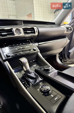 Седан Lexus IS 2013 в Никополе