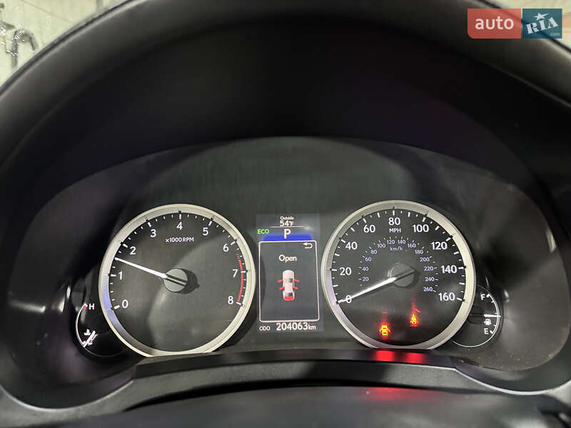 Седан Lexus IS 2013 в Никополе