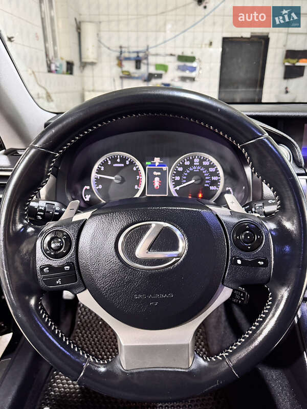 Седан Lexus IS 2013 в Никополе