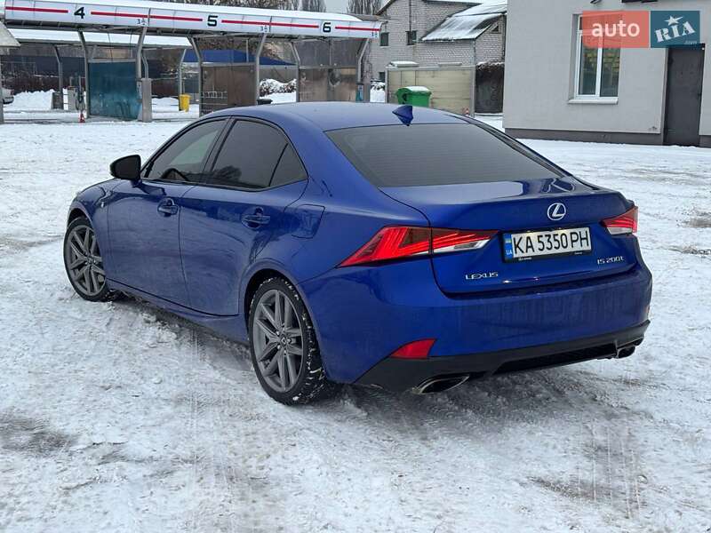 Седан Lexus IS 2017 в Киеве