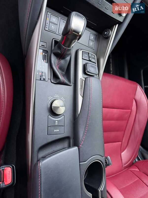 Седан Lexus IS 2017 в Киеве