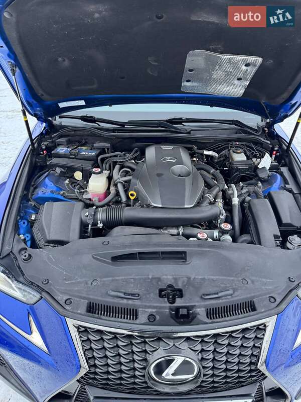 Седан Lexus IS 2017 в Киеве