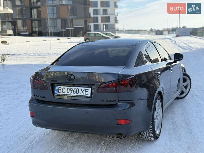 Седан Lexus IS 2006 в Борщеве