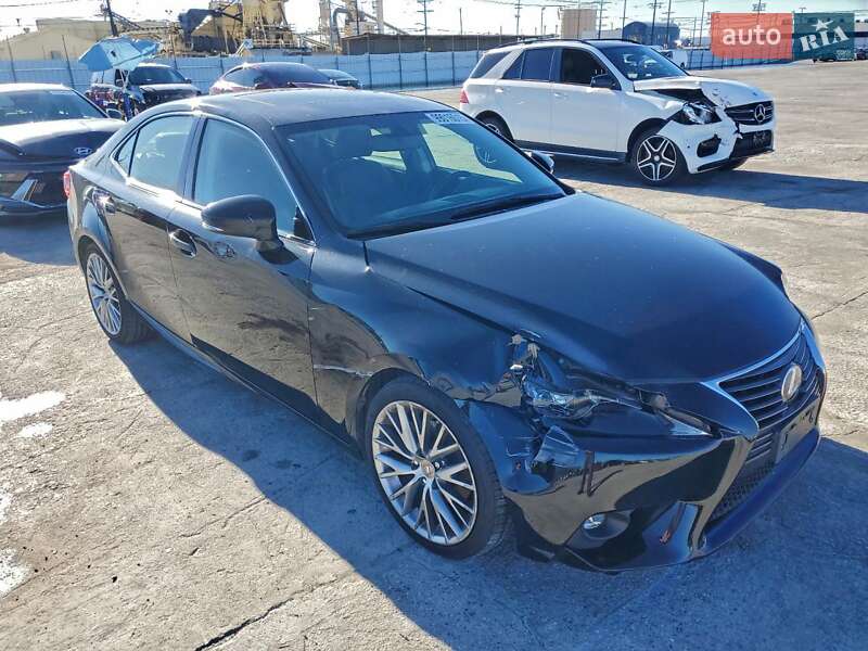 Седан Lexus IS 2015 в Киеве