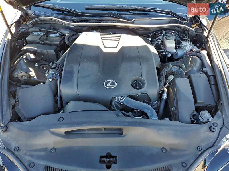 Седан Lexus IS 2015 в Киеве
