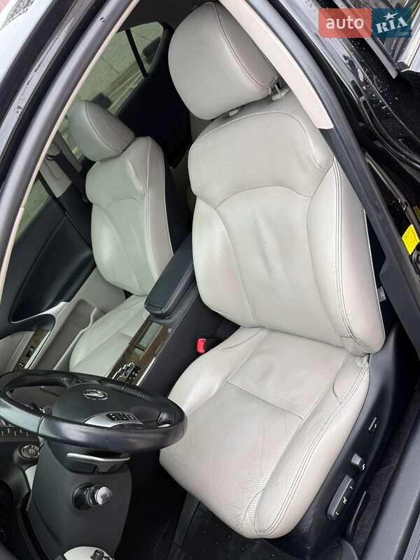 Седан Lexus IS 2012 в Днепре
