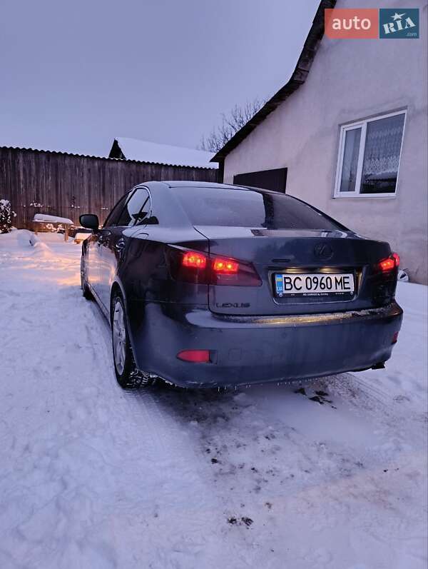Седан Lexus IS 2006 в Борщеве