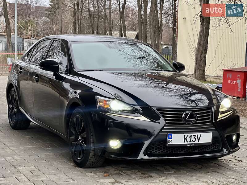 Седан Lexus IS 2015 в Днепре