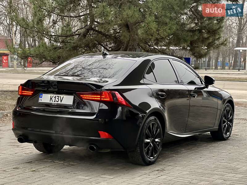 Седан Lexus IS 2015 в Днепре