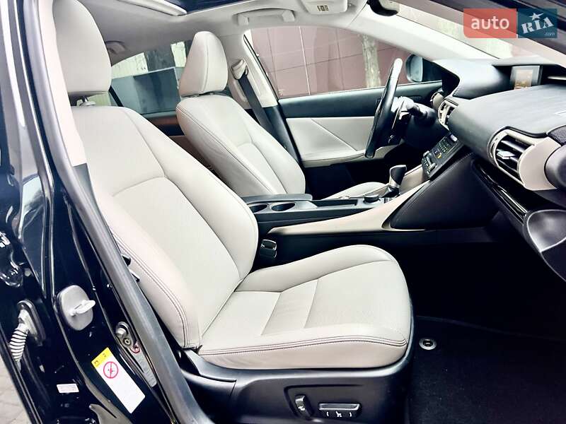Седан Lexus IS 2015 в Днепре