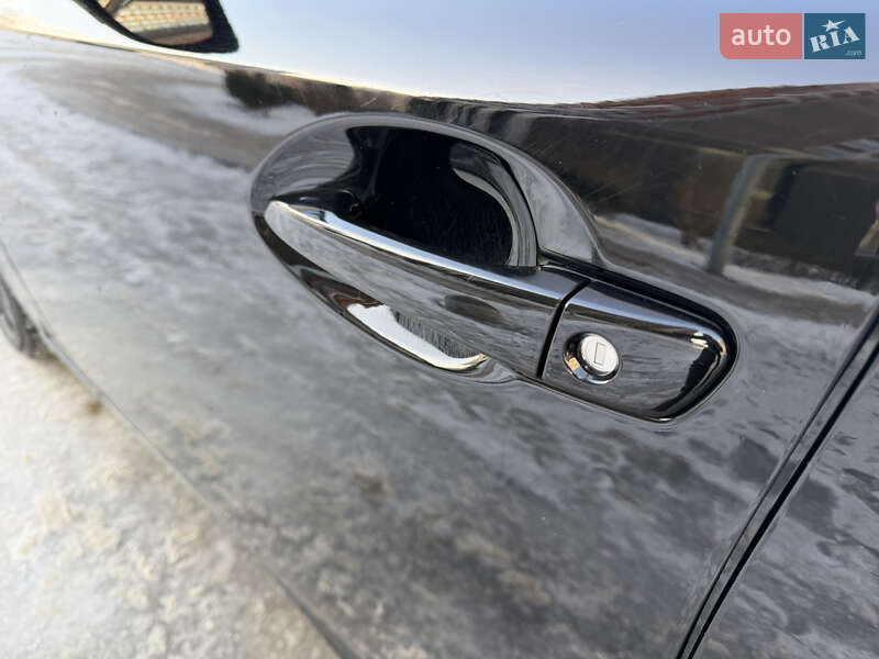 Седан Lexus IS 2015 в Киеве