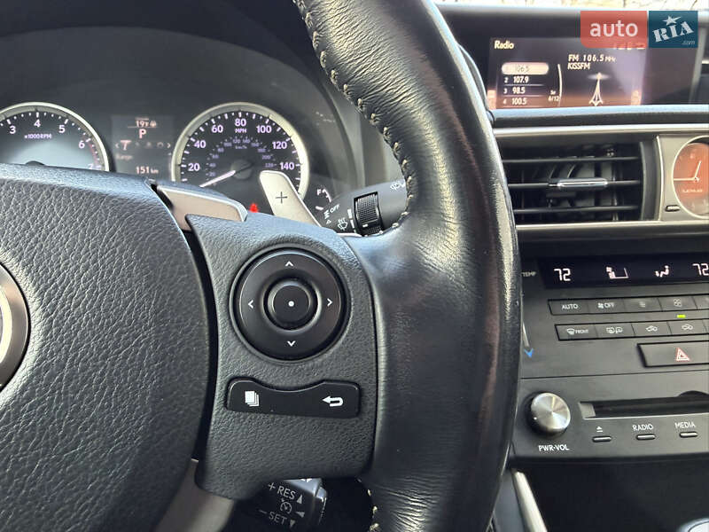 Седан Lexus IS 2015 в Киеве