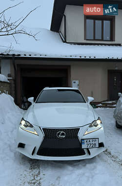 Седан Lexus IS 2015 в Ровно