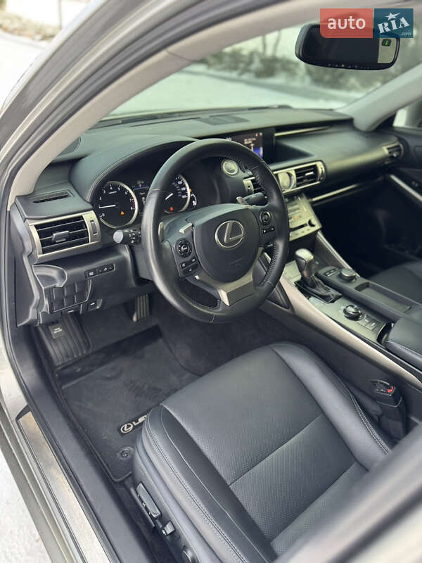 Седан Lexus IS 2013 в Днепре