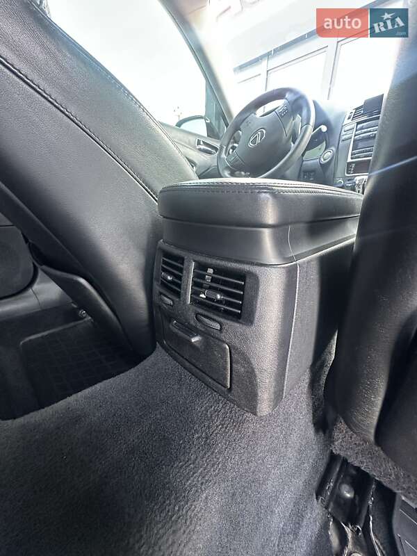 Седан Lexus IS 2007 в Білогородці