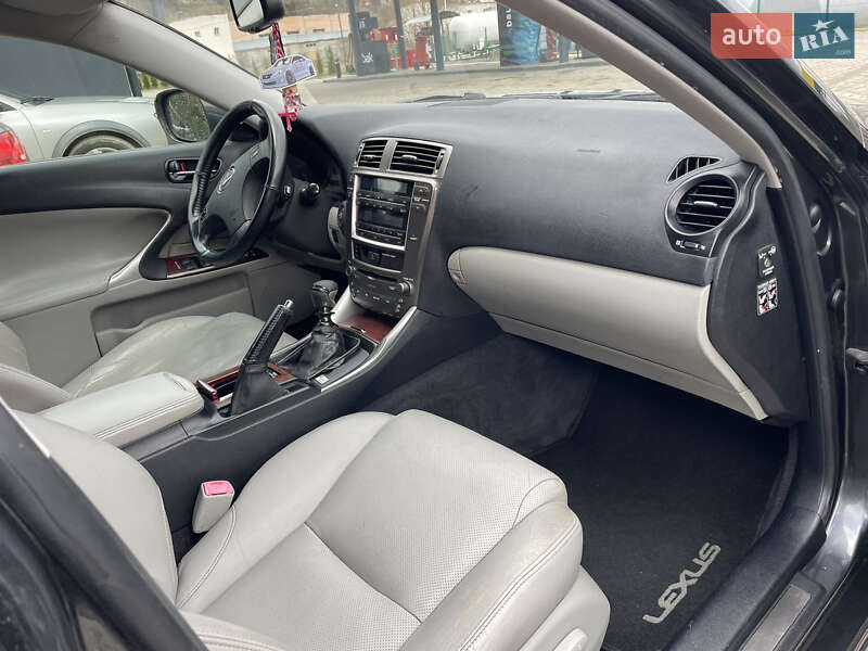 Седан Lexus IS 2007 в Турке