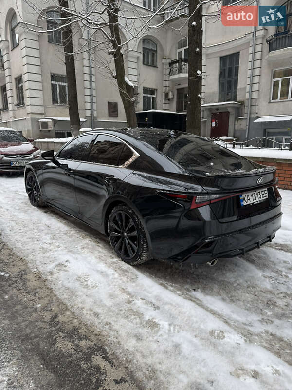 Седан Lexus IS 2024 в Киеве