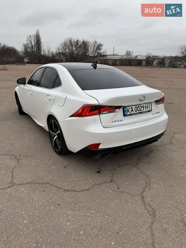 Седан Lexus IS 2016 в Киеве