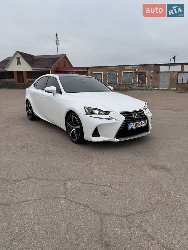 Седан Lexus IS 2016 в Киеве