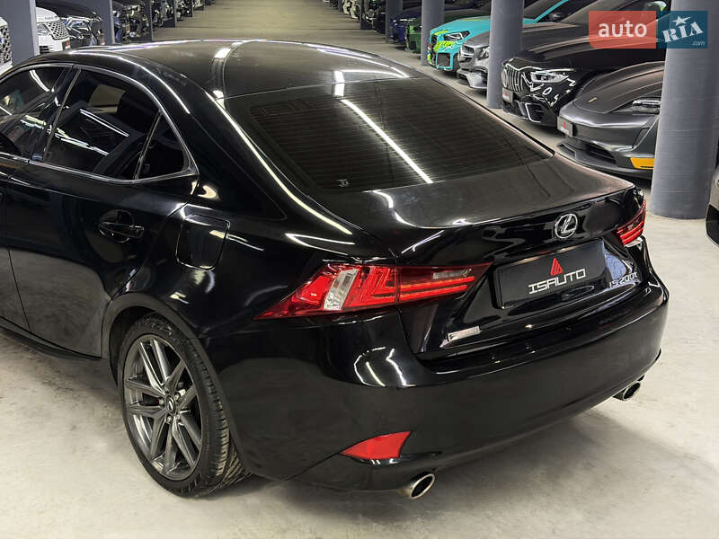 Седан Lexus IS 2015 в Одесі