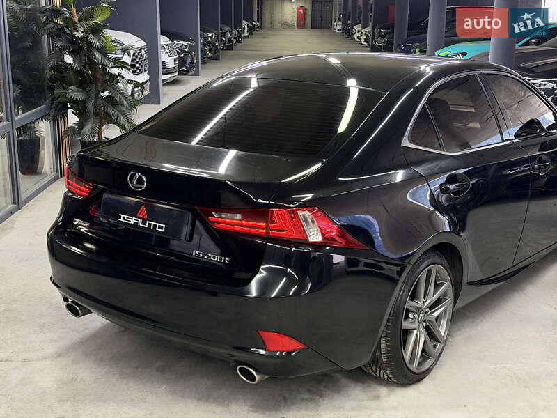 Седан Lexus IS 2015 в Одесі