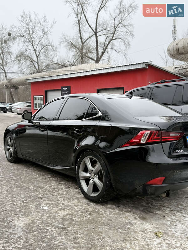 Седан Lexus IS 2015 в Киеве